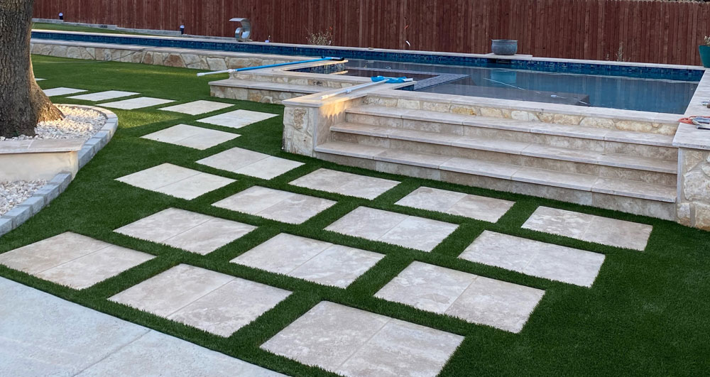 Artificial turf is the ideal solution around your swimming pool.